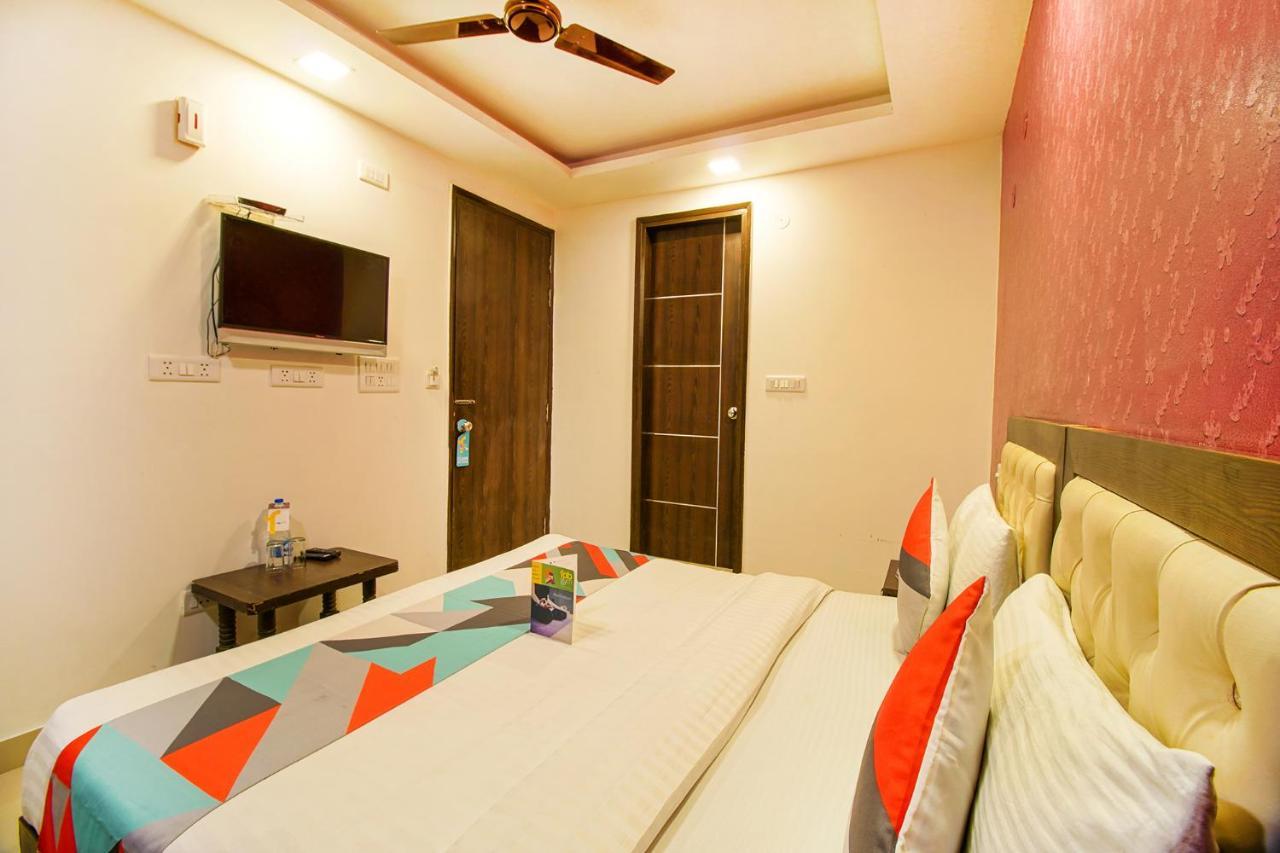 Fabexpress Tp Suite Near Igi Airport New Delhi Buitenkant foto