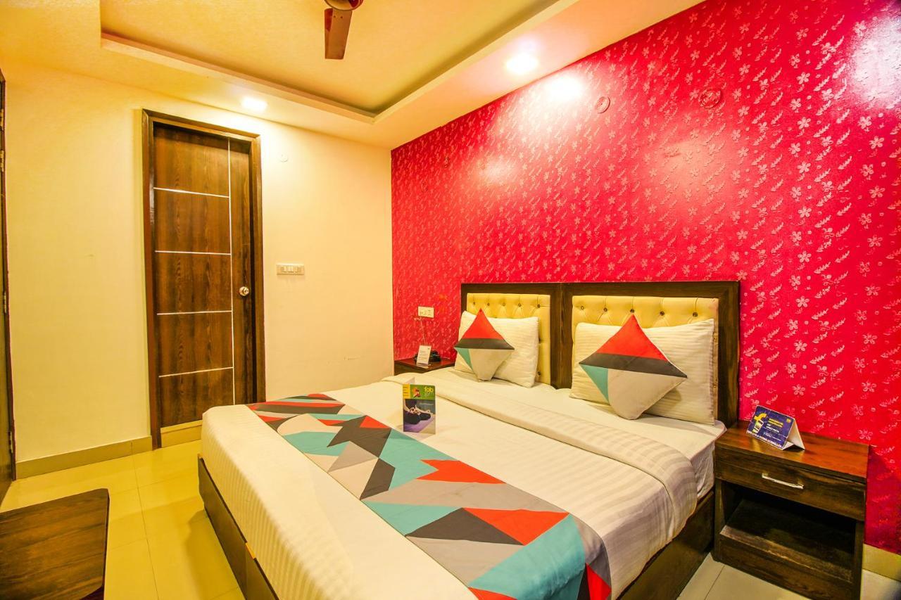 Fabexpress Tp Suite Near Igi Airport New Delhi Buitenkant foto