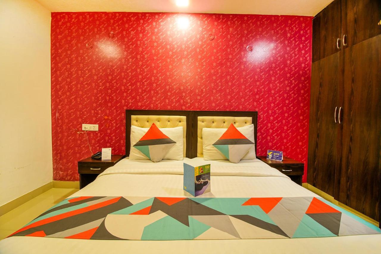 Fabexpress Tp Suite Near Igi Airport New Delhi Buitenkant foto