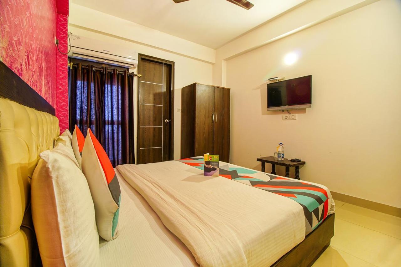 Fabexpress Tp Suite Near Igi Airport New Delhi Buitenkant foto